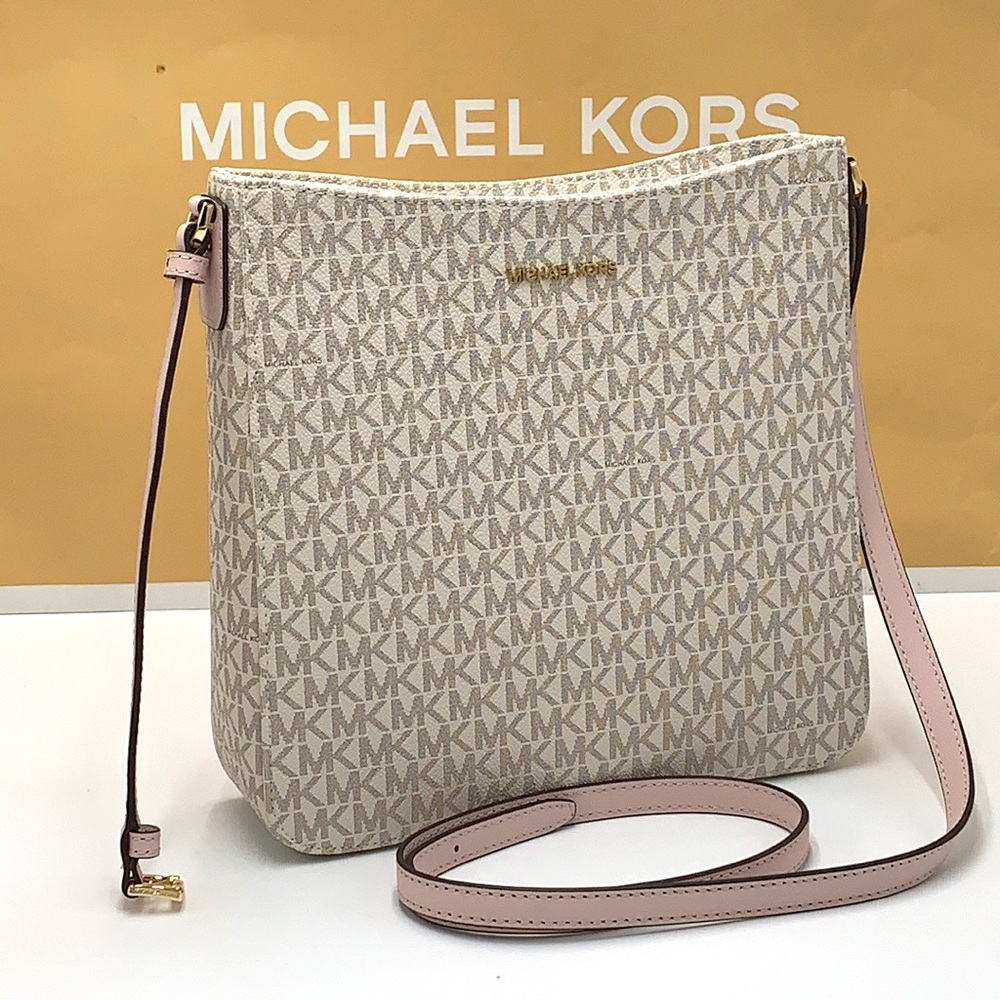 MICHAEL KORS
Jet Set Travel Large Logo Messenger Bag POWDER BLUSH MULTI